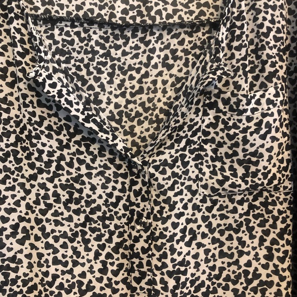 Torrid Kissing Hearts Chiffon Top - Picture 3 of 11